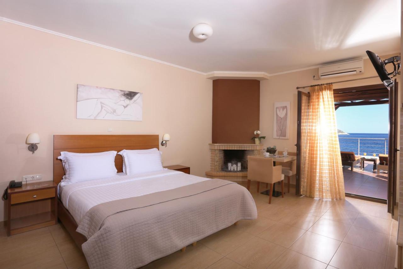 Faros Luxury Suites Marathopoli Exterior photo