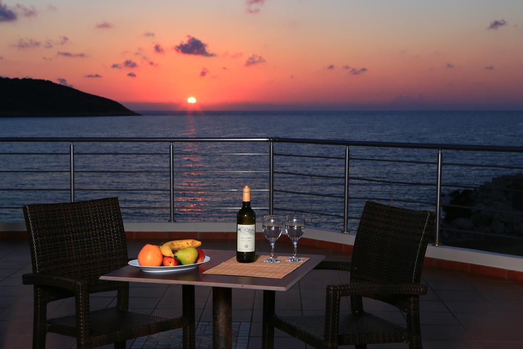 Faros Luxury Suites Marathopoli Exterior photo