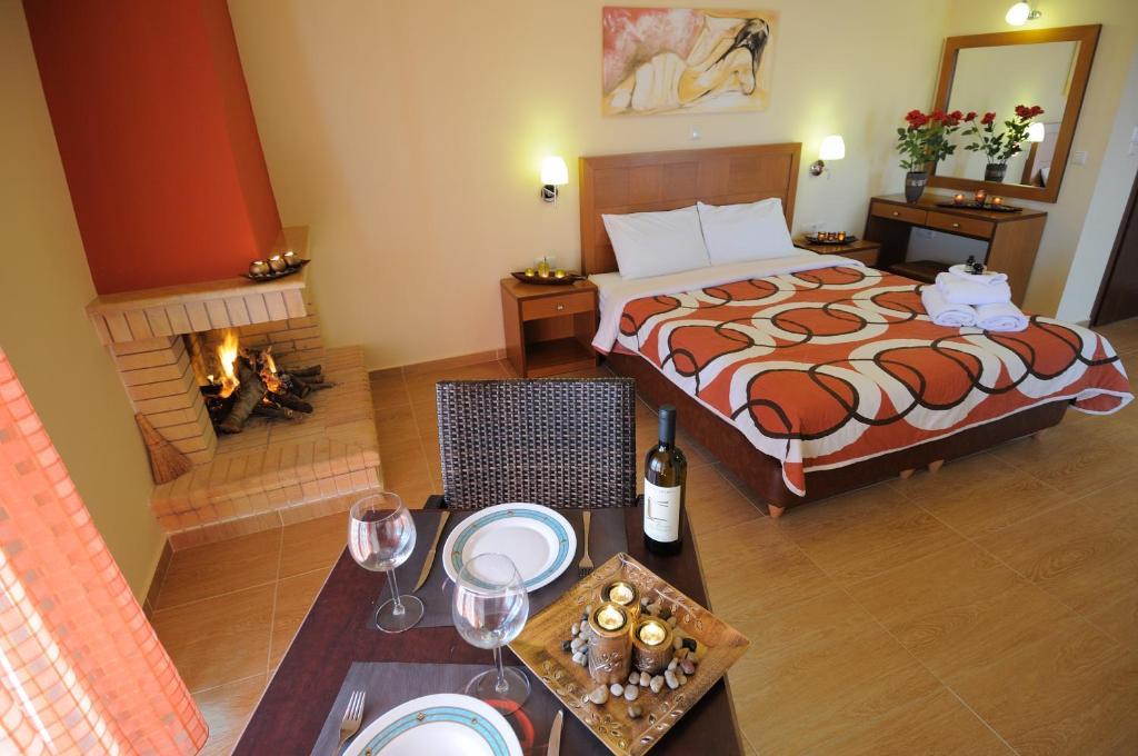 Faros Luxury Suites Marathopoli Exterior photo