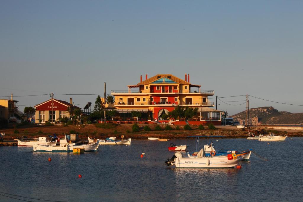 Faros Luxury Suites Marathopoli Exterior photo