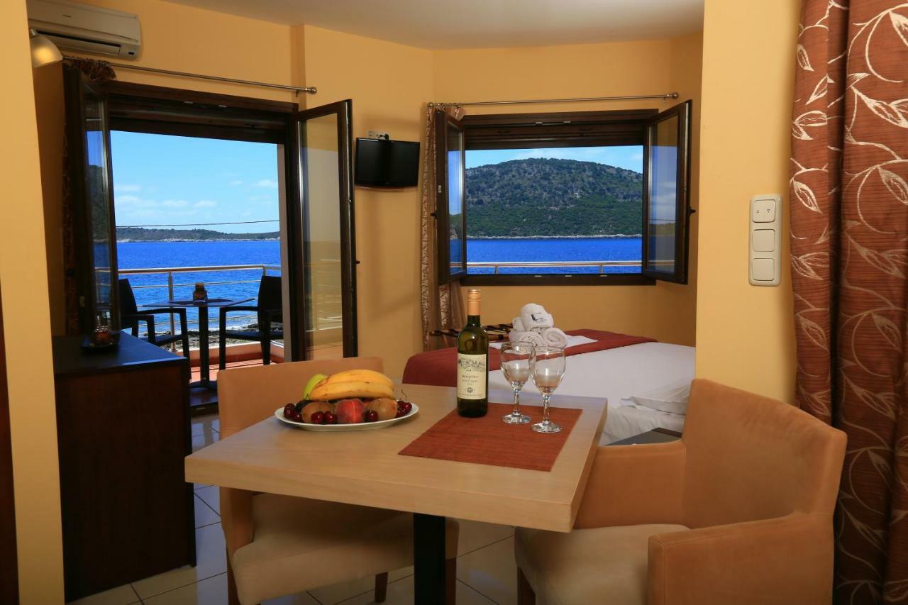 Faros Luxury Suites Marathopoli Exterior photo
